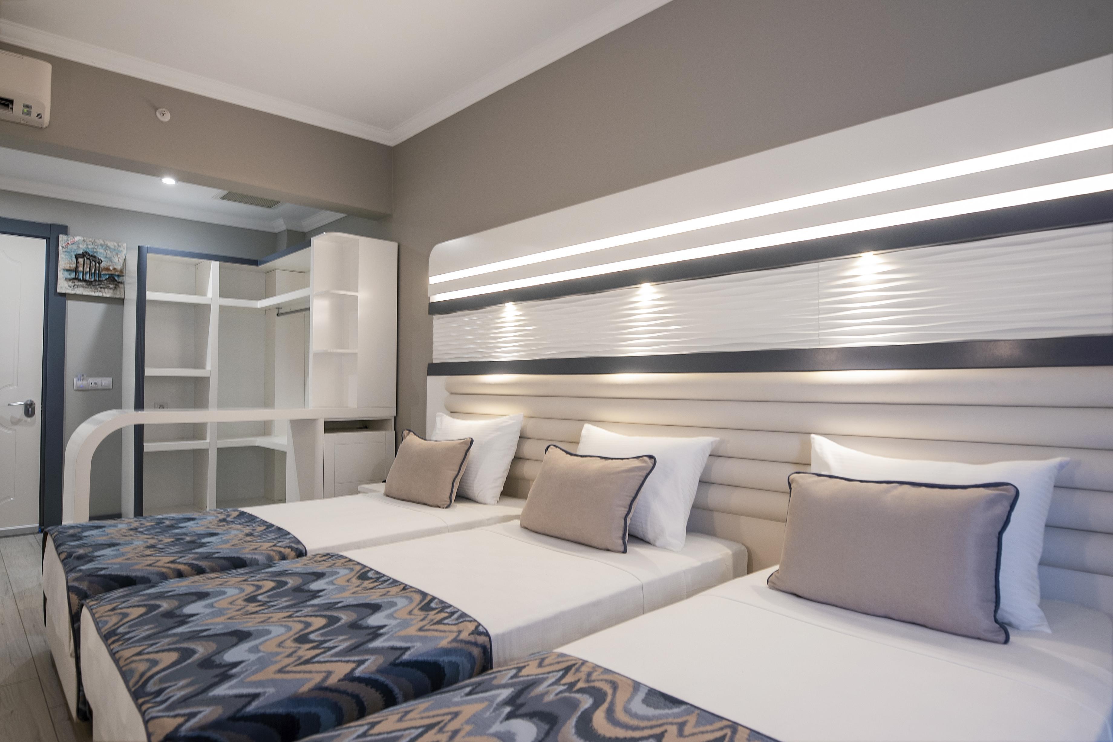 Blue Marlin Deluxe Spa&Resort Konaklı Exterior foto A room at the hotel