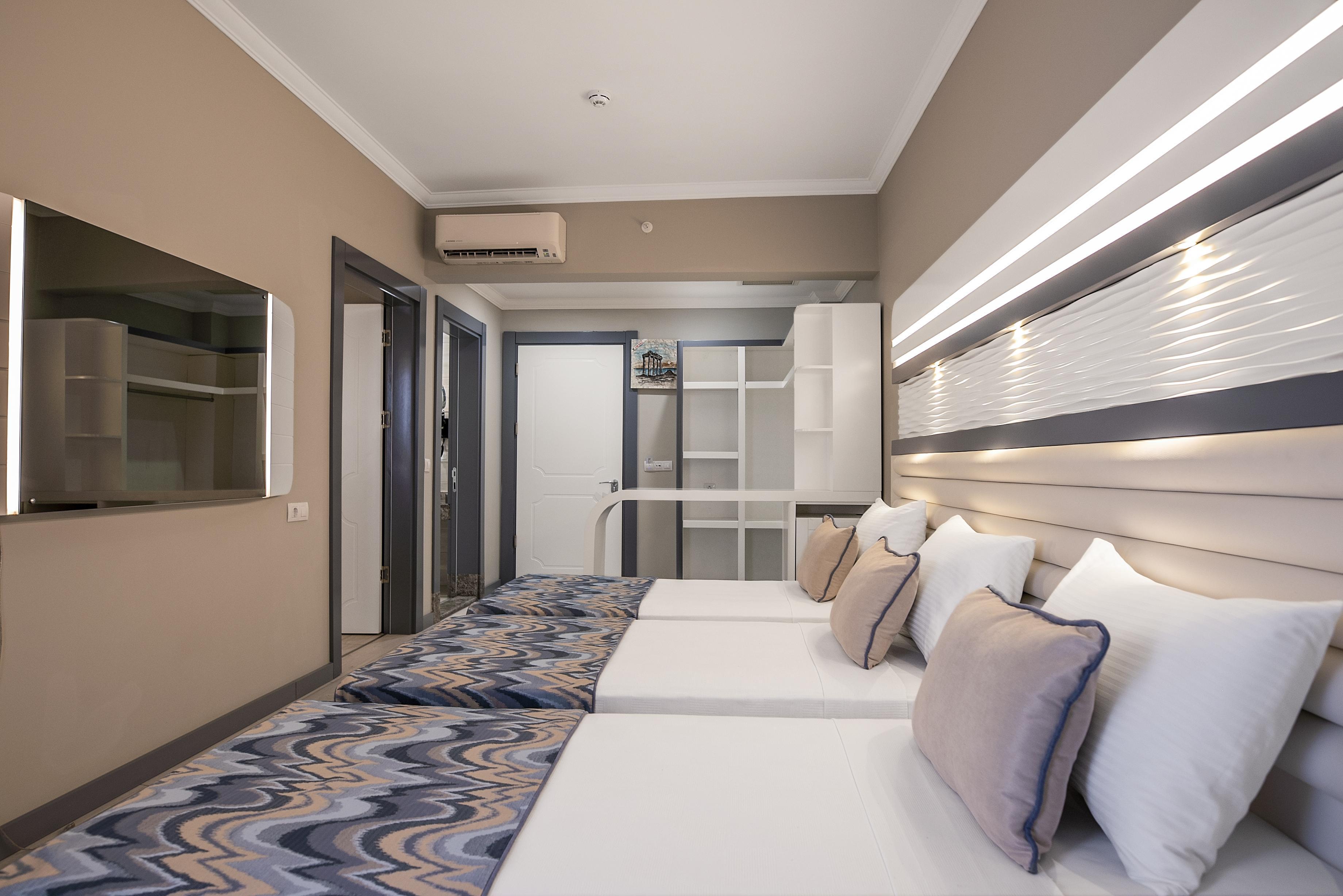 Blue Marlin Deluxe Spa&Resort Konaklı Exterior foto A room at the hotel