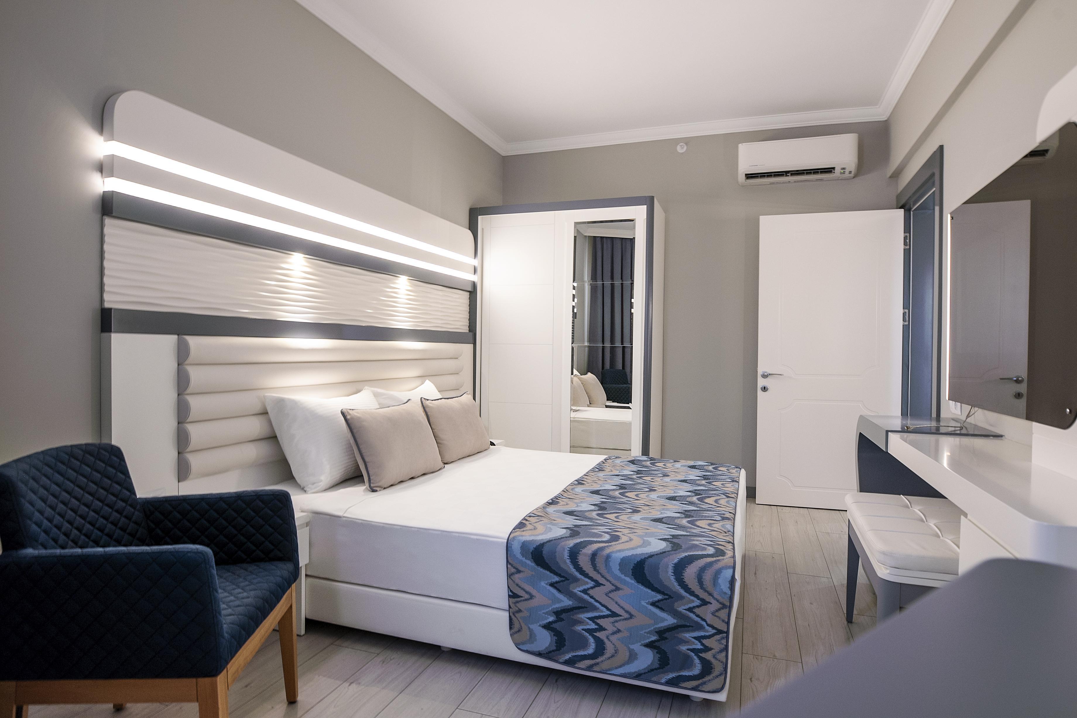 Blue Marlin Deluxe Spa&Resort Konaklı Exterior foto A room at the hotel