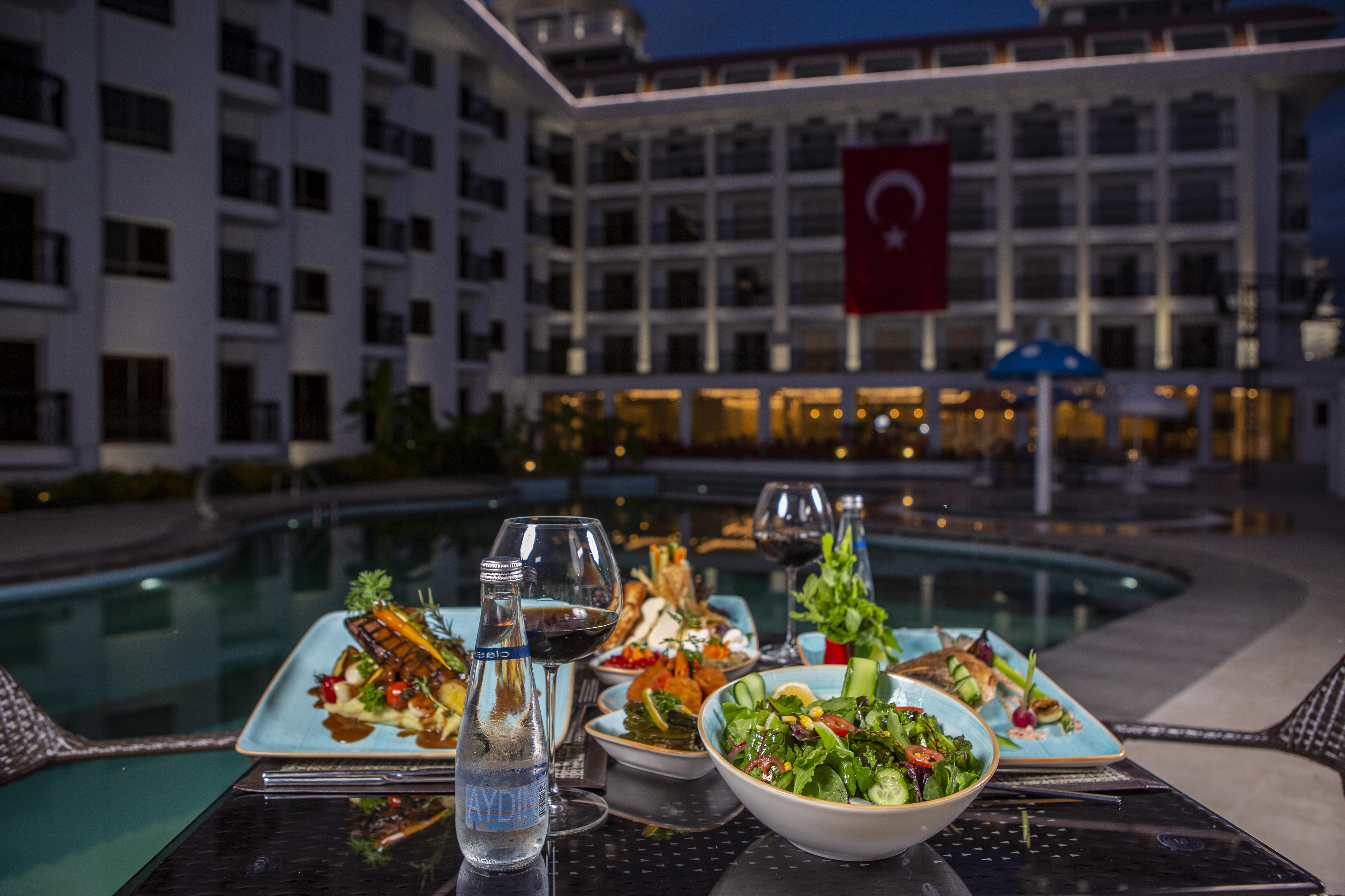 Blue Marlin Deluxe Spa&Resort Konaklı Exterior foto Turkish cuisine