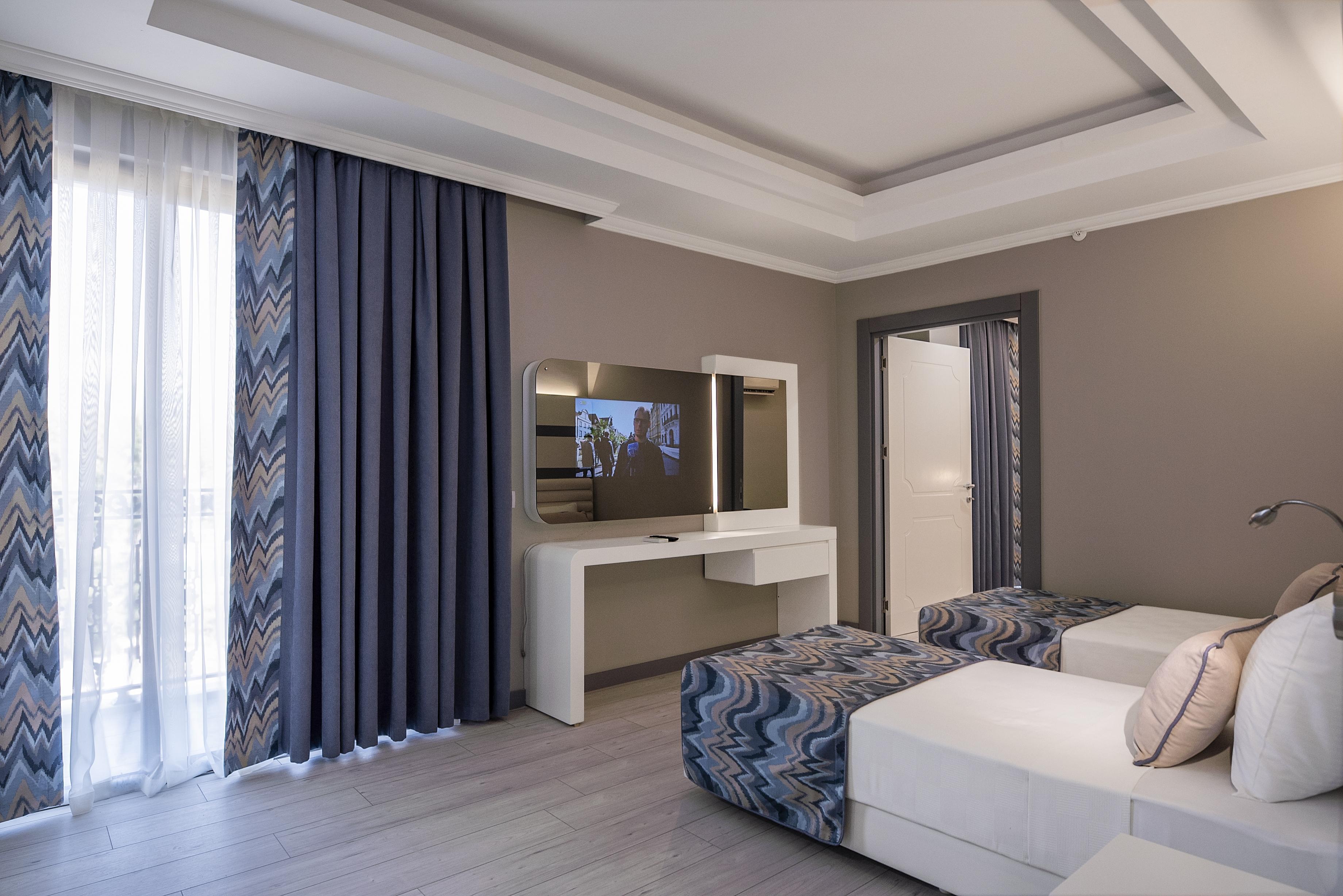 Blue Marlin Deluxe Spa&Resort Konaklı Exterior foto A room at the hotel