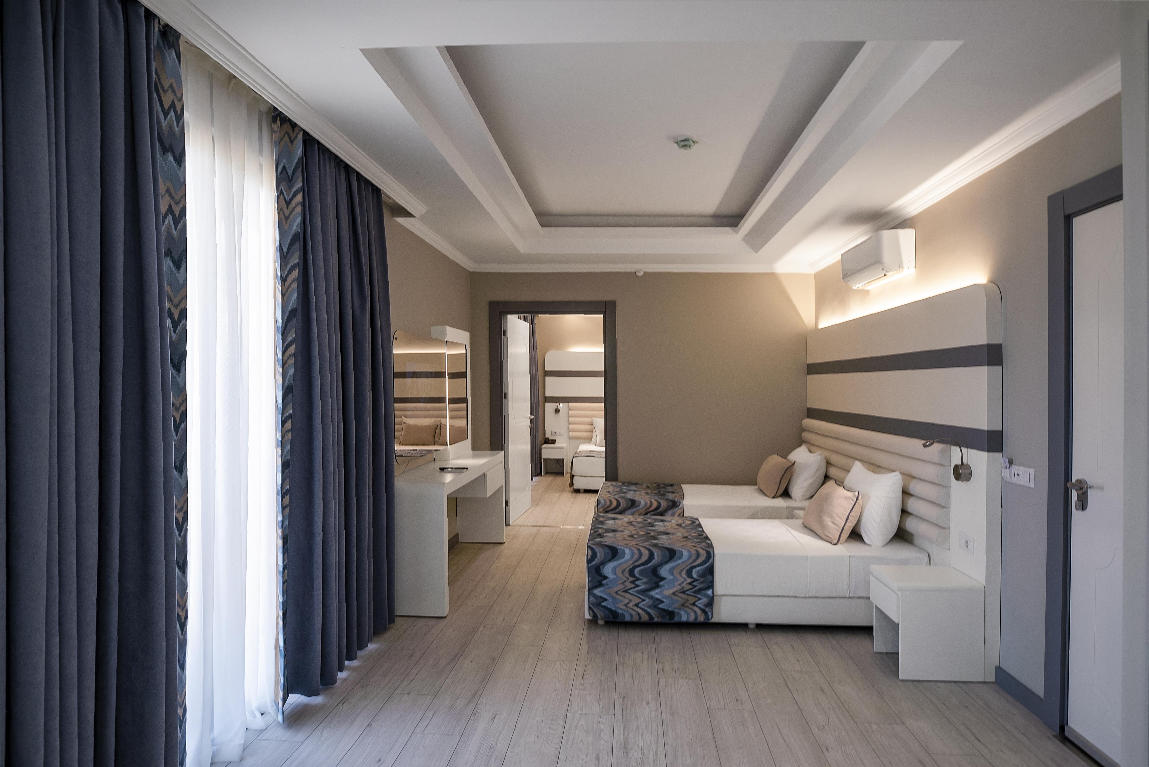 Blue Marlin Deluxe Spa&Resort Konaklı Exterior foto Family room