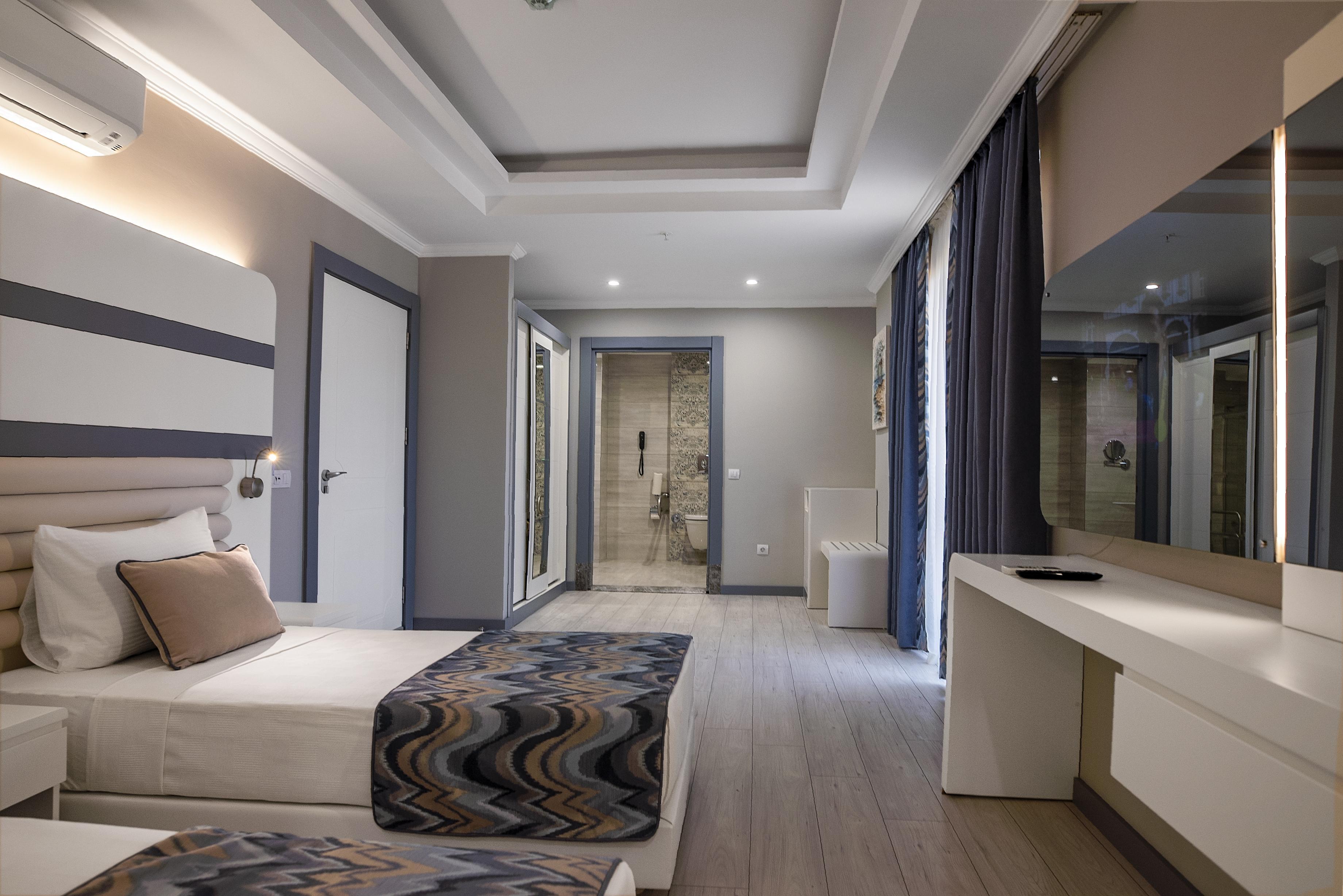 Blue Marlin Deluxe Spa&Resort Konaklı Exterior foto A room at the hotel
