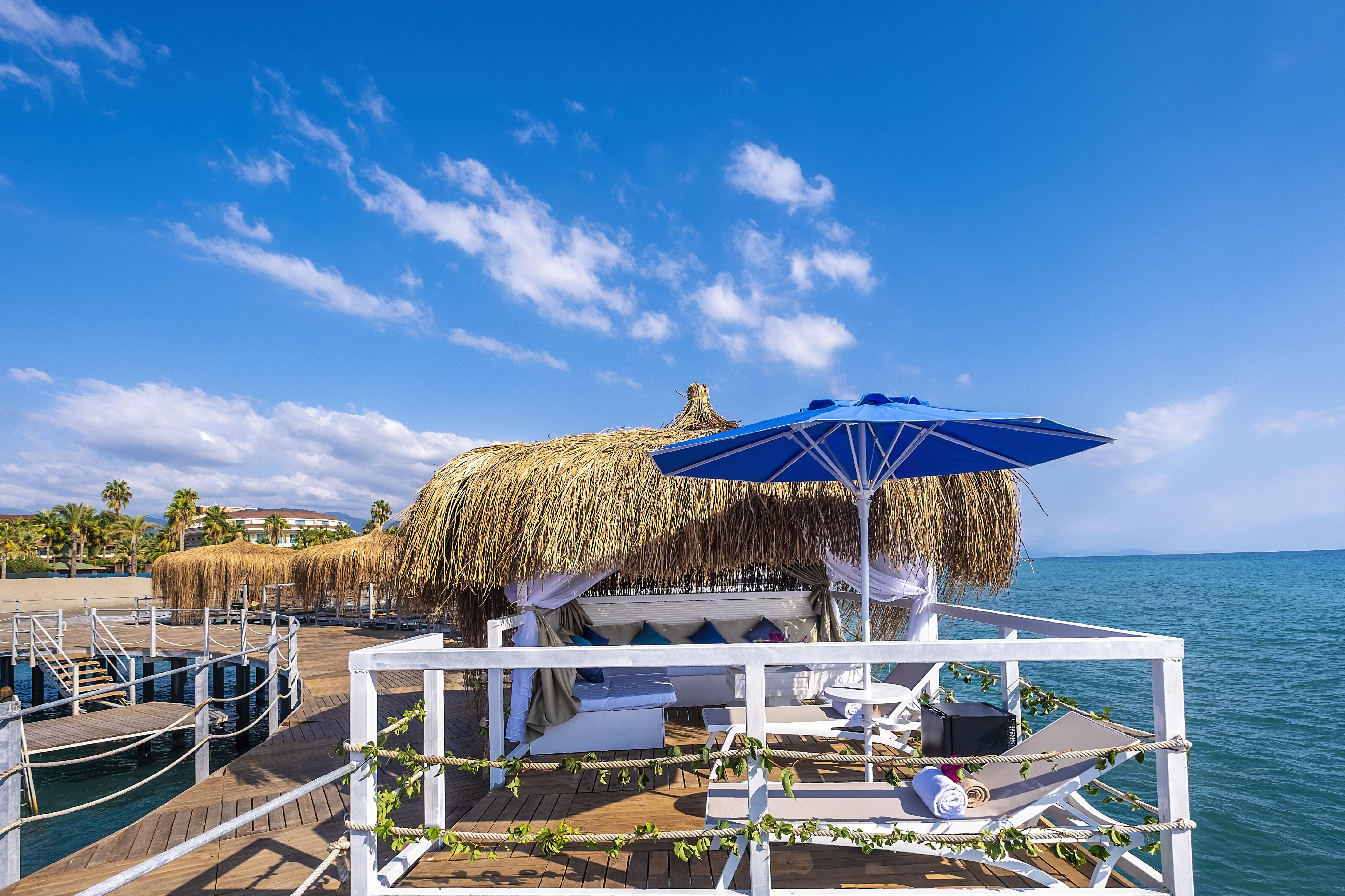 Blue Marlin Deluxe Spa&Resort Konaklı Exterior foto The beach of the resort