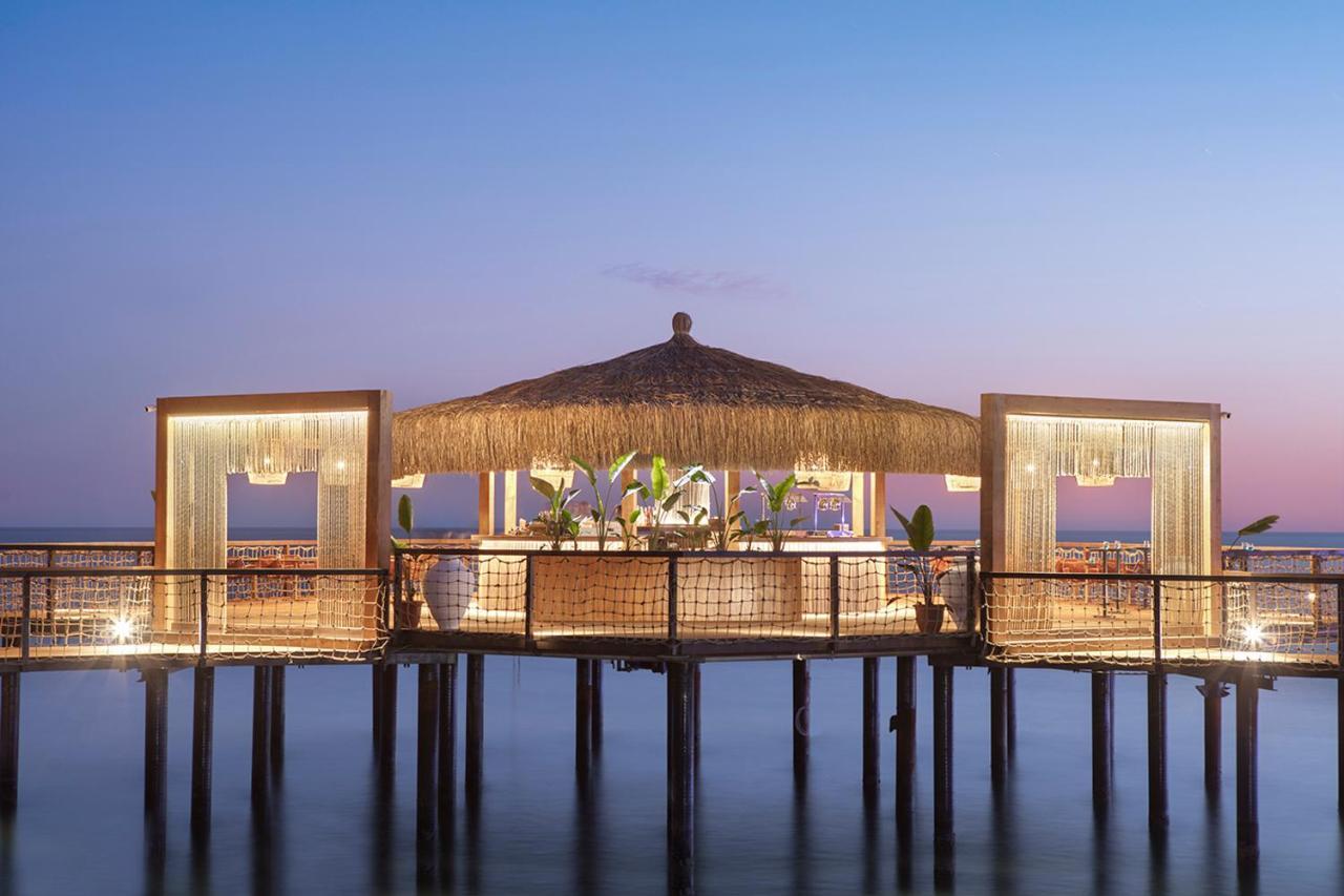 Blue Marlin Deluxe Spa&Resort Konaklı Exterior foto The Pier at the resort