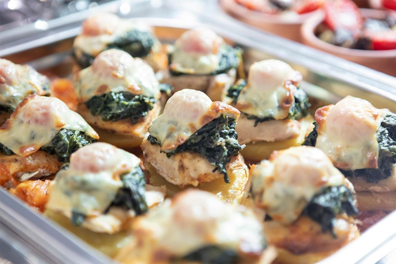 Blue Marlin Deluxe Spa&Resort Konaklı Exterior foto Spinach and cheese stuffed mushrooms