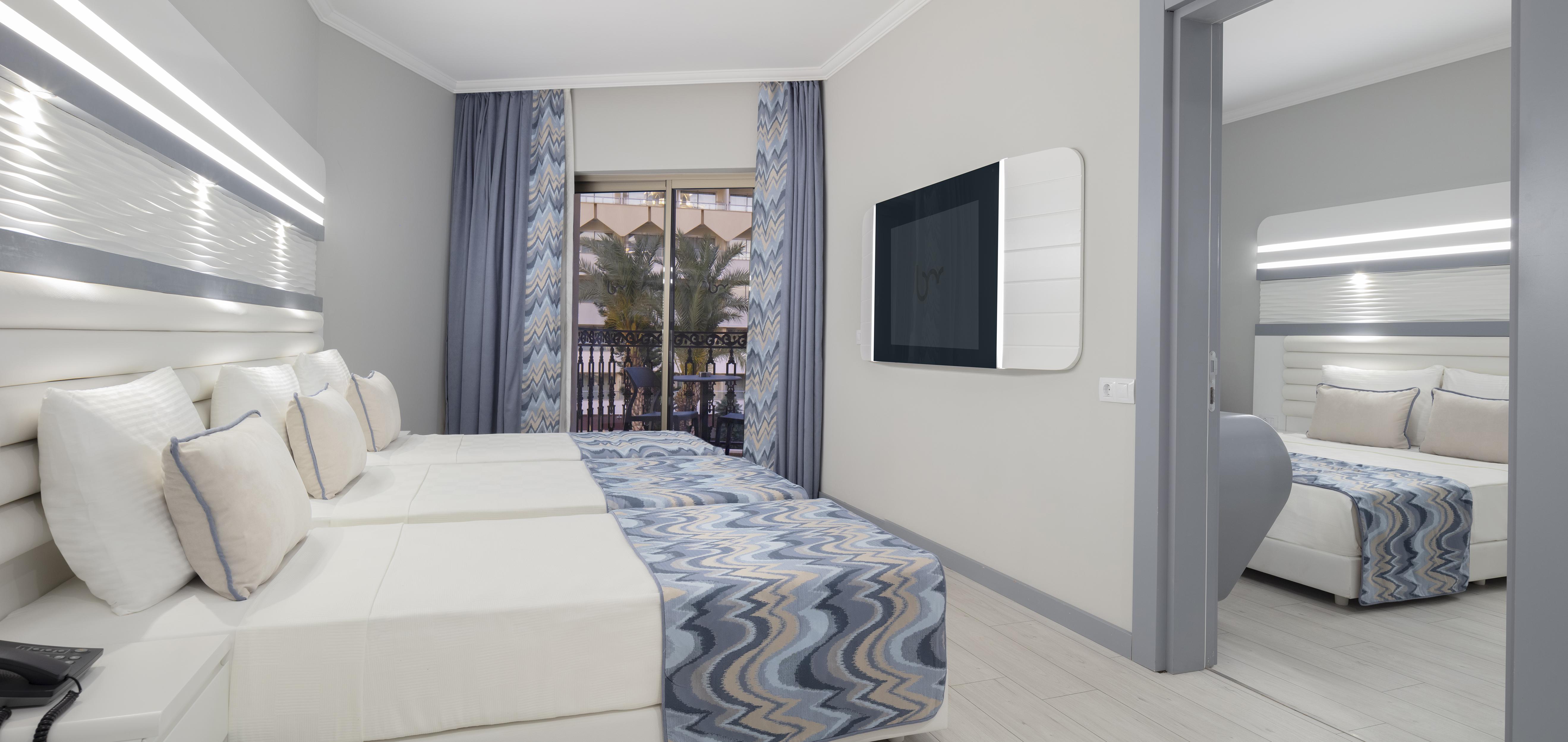 Blue Marlin Deluxe Spa&Resort Konaklı Exterior foto A room at the hotel