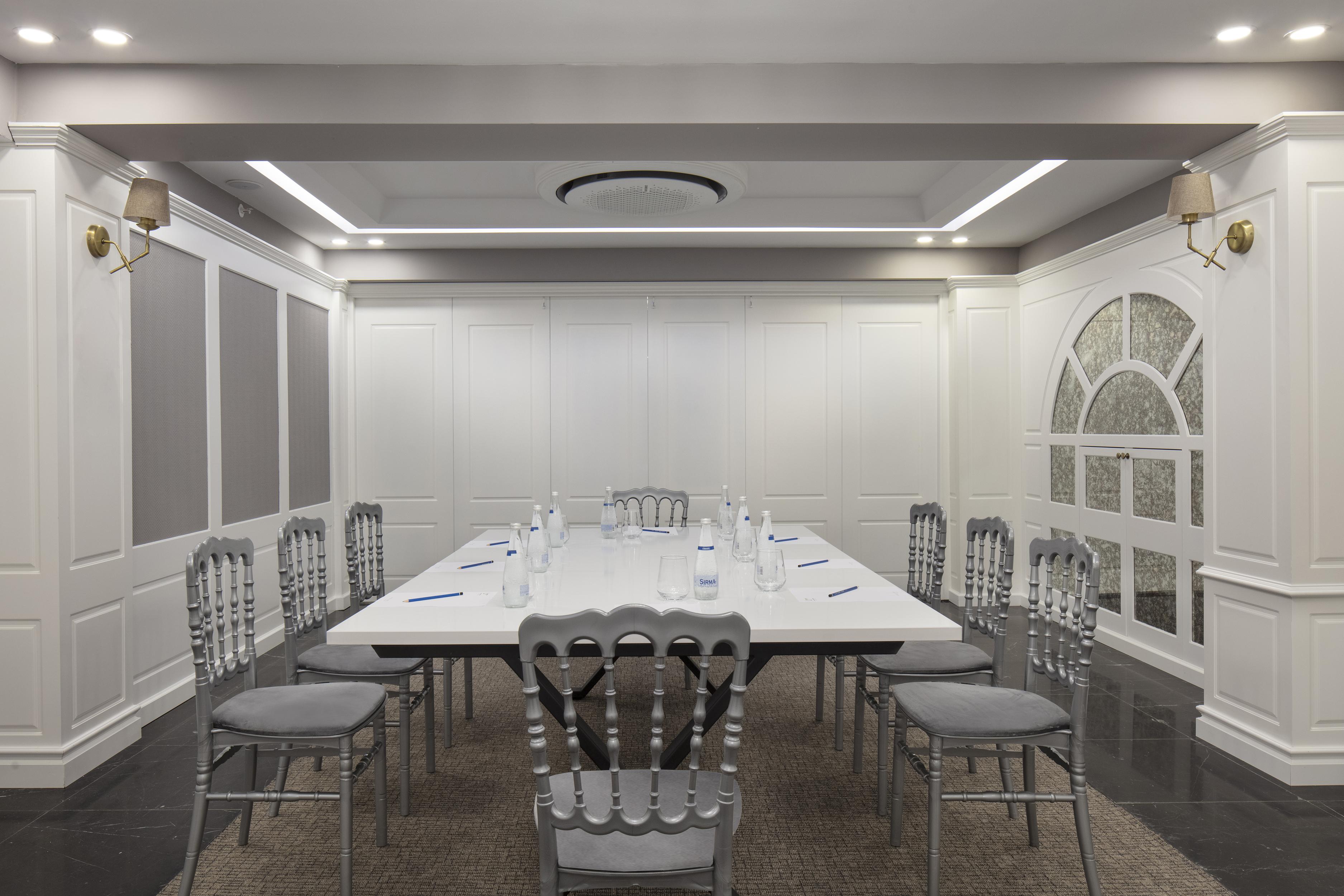Blue Marlin Deluxe Spa&Resort Konaklı Exterior foto The boardroom
