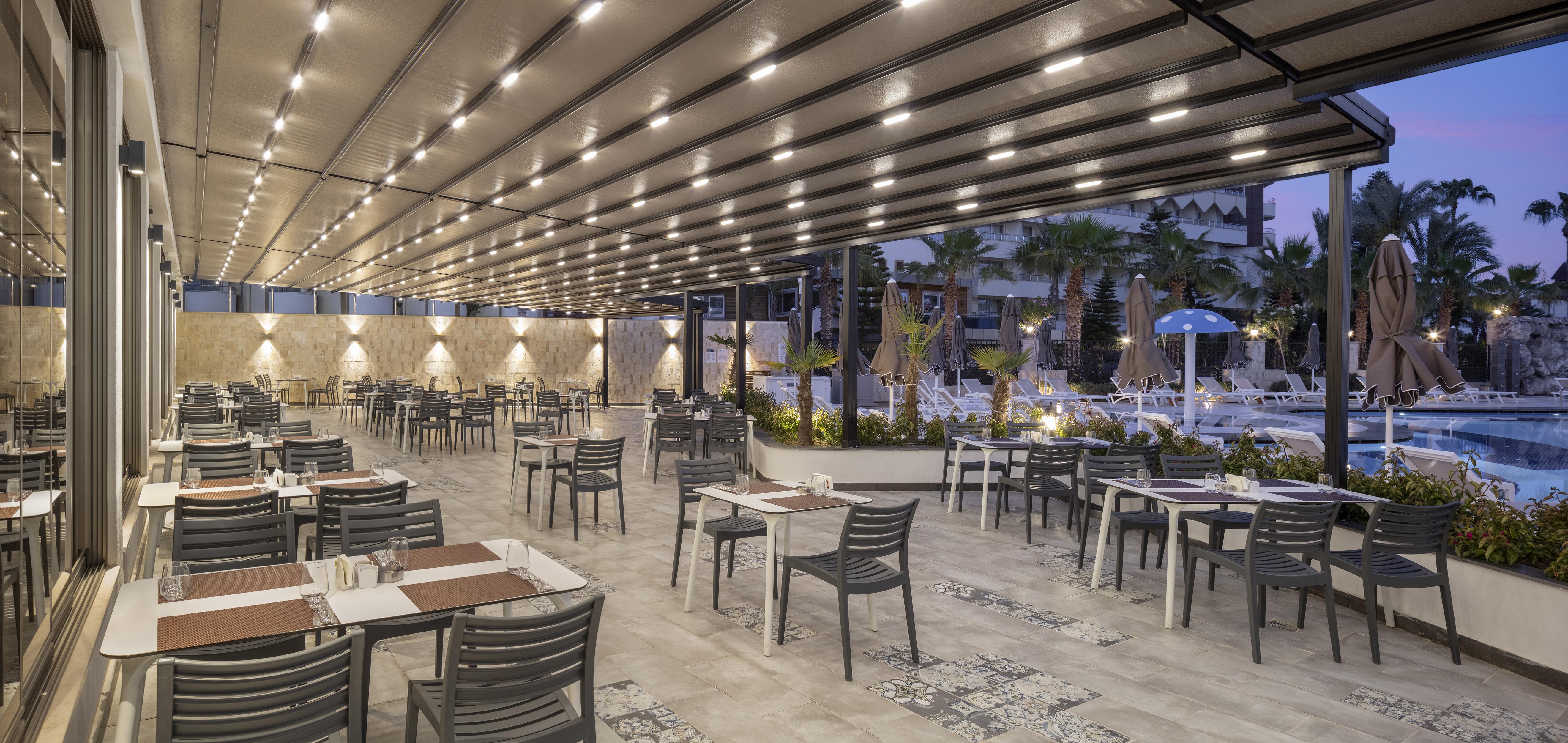 Blue Marlin Deluxe Spa&Resort Konaklı Exterior foto The restaurant