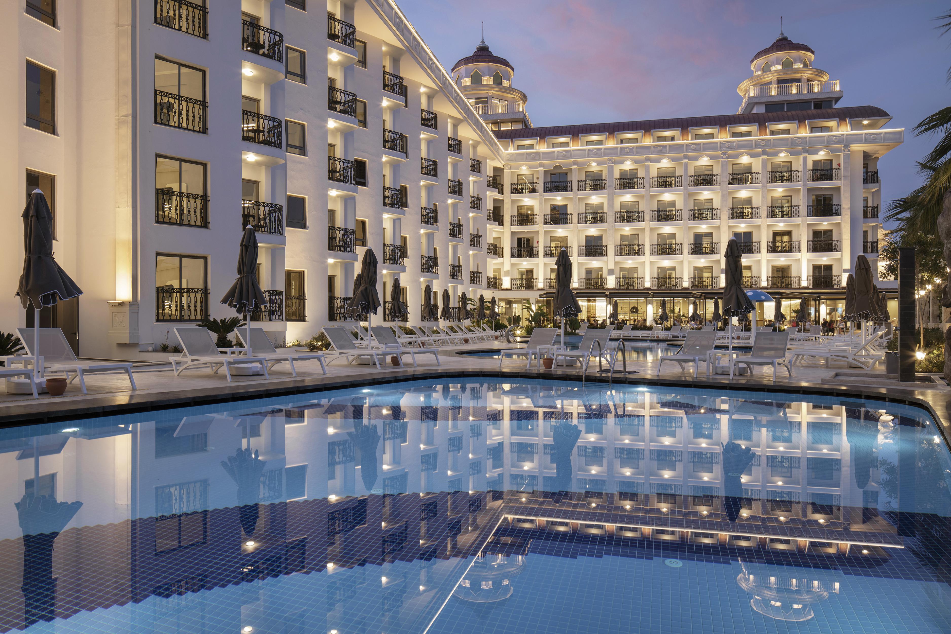 Blue Marlin Deluxe Spa&Resort Konaklı Exterior foto Sheraton Nha Trang Hotel & Spa Resort