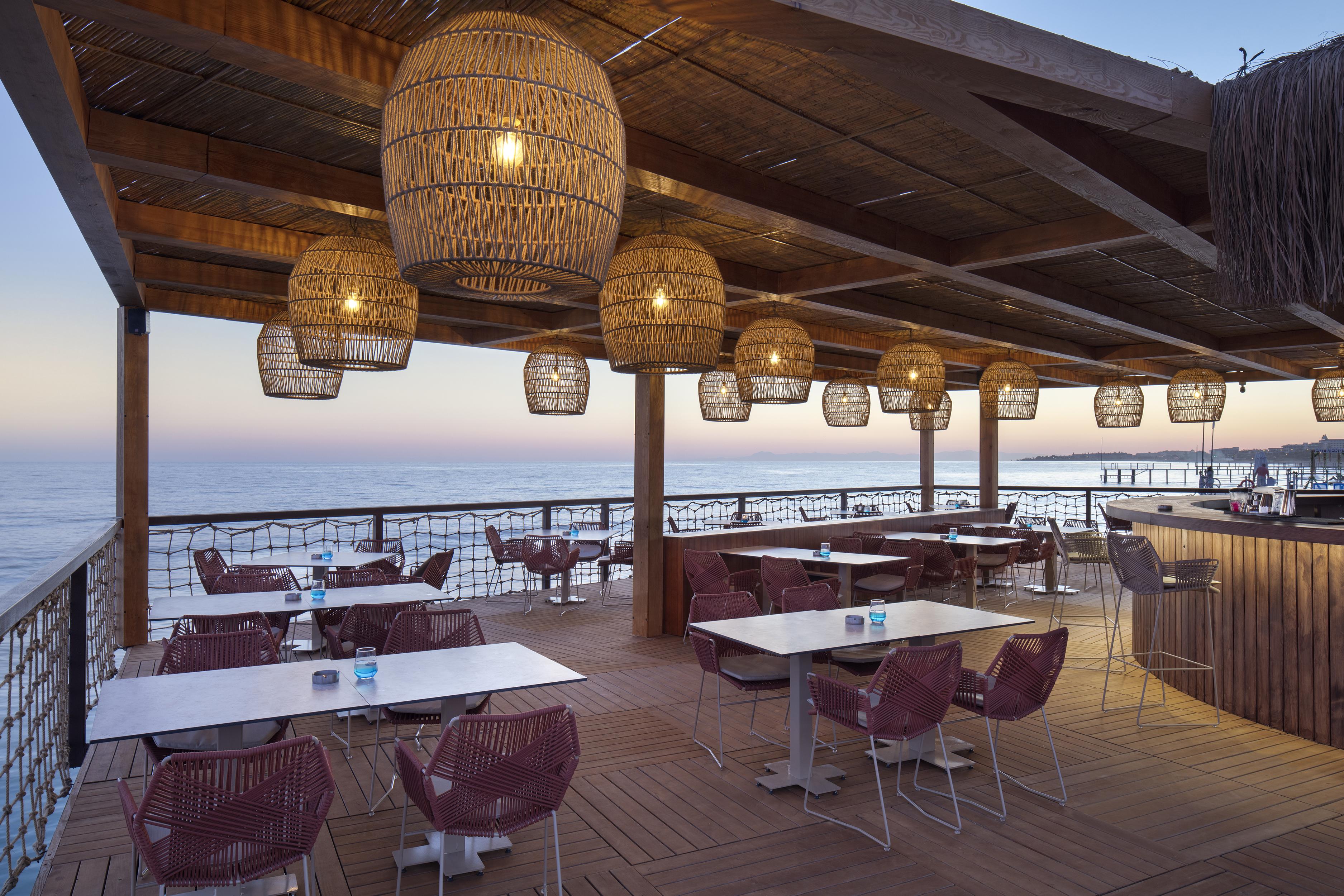 Blue Marlin Deluxe Spa&Resort Konaklı Exterior foto The Deck