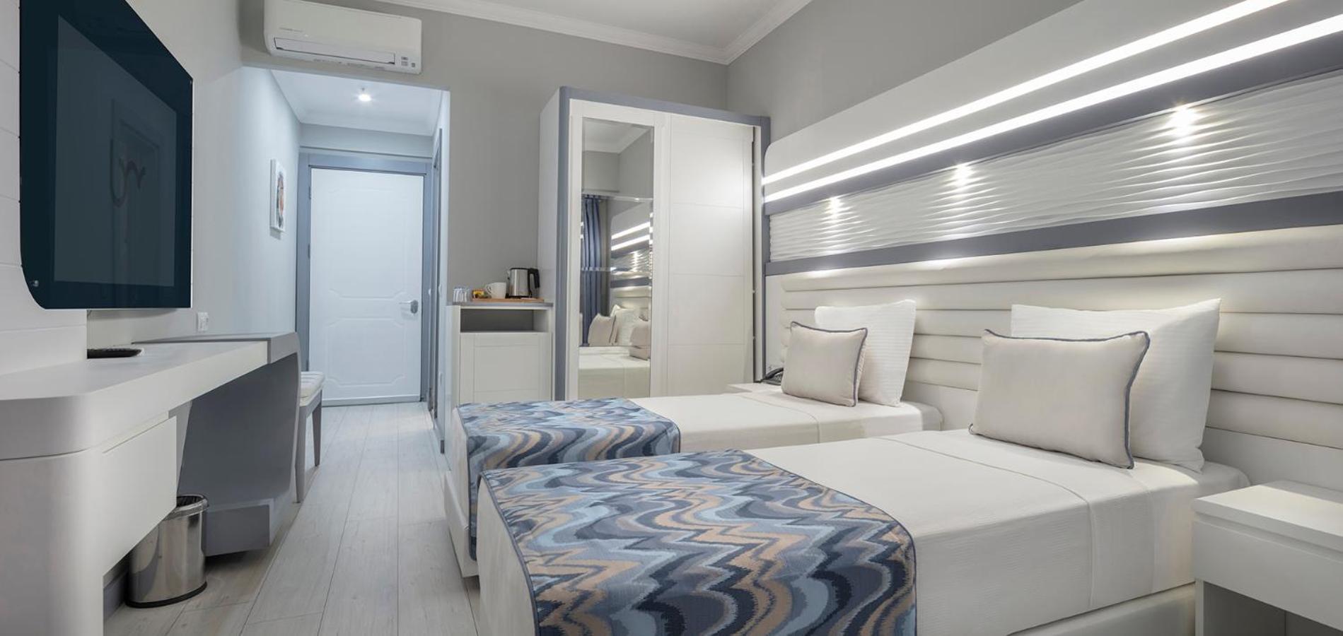 Blue Marlin Deluxe Spa&Resort Konaklı Cameră foto